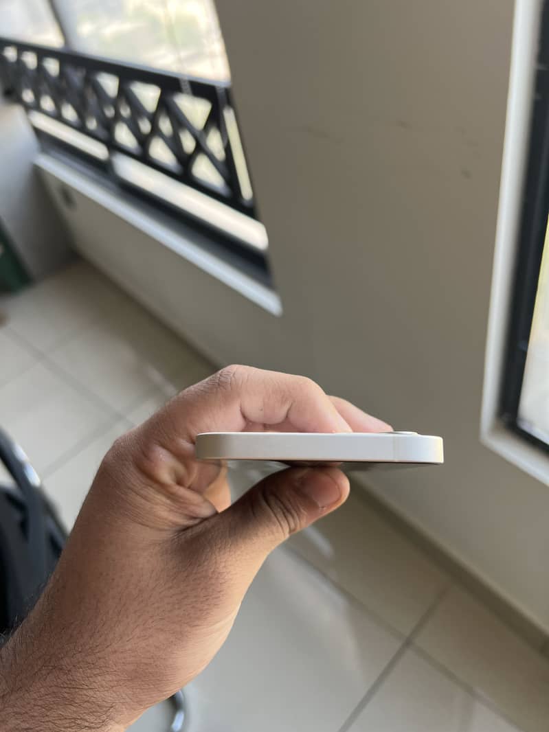 Apple iPhone 12 10