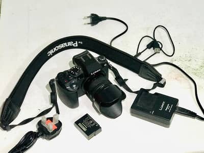 10/10 Panasonic Lumix G7K Mirror less Camera like new