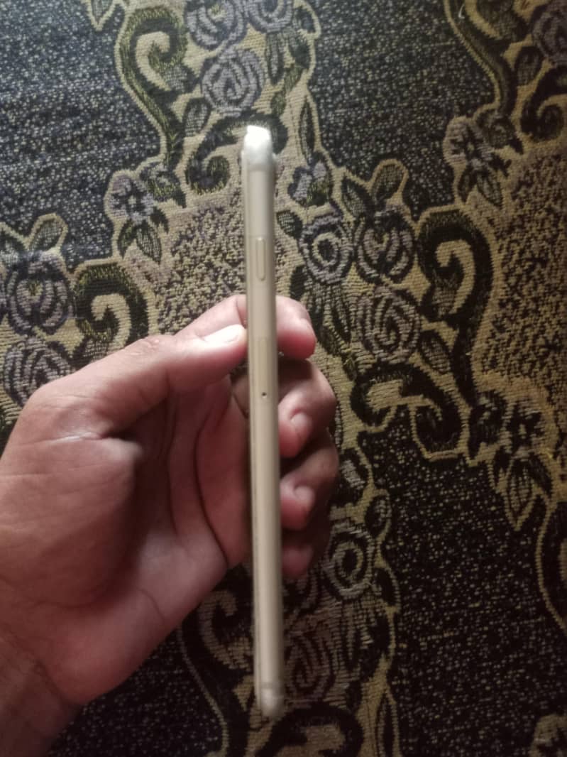 Apple iPhone 8 Plus 6