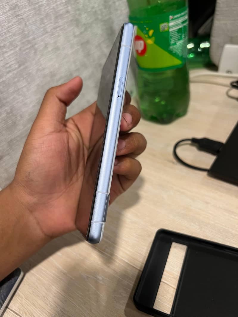 Google Pixel 7a 2