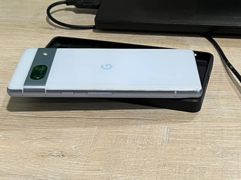Google Pixel 7a 5