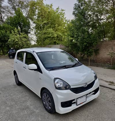 Daihatsu Mira 2012