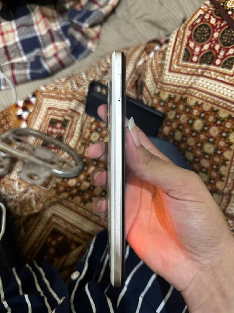Tecno CAMON 18T 1