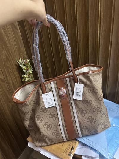 GUESS Original Tote Bag with Convertible Pouch – Brand New