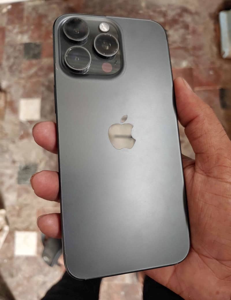 Apple iPhone 15 Pro Max 0