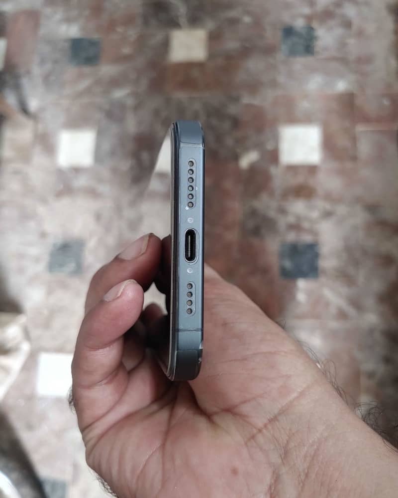 Apple iPhone 15 Pro Max 2