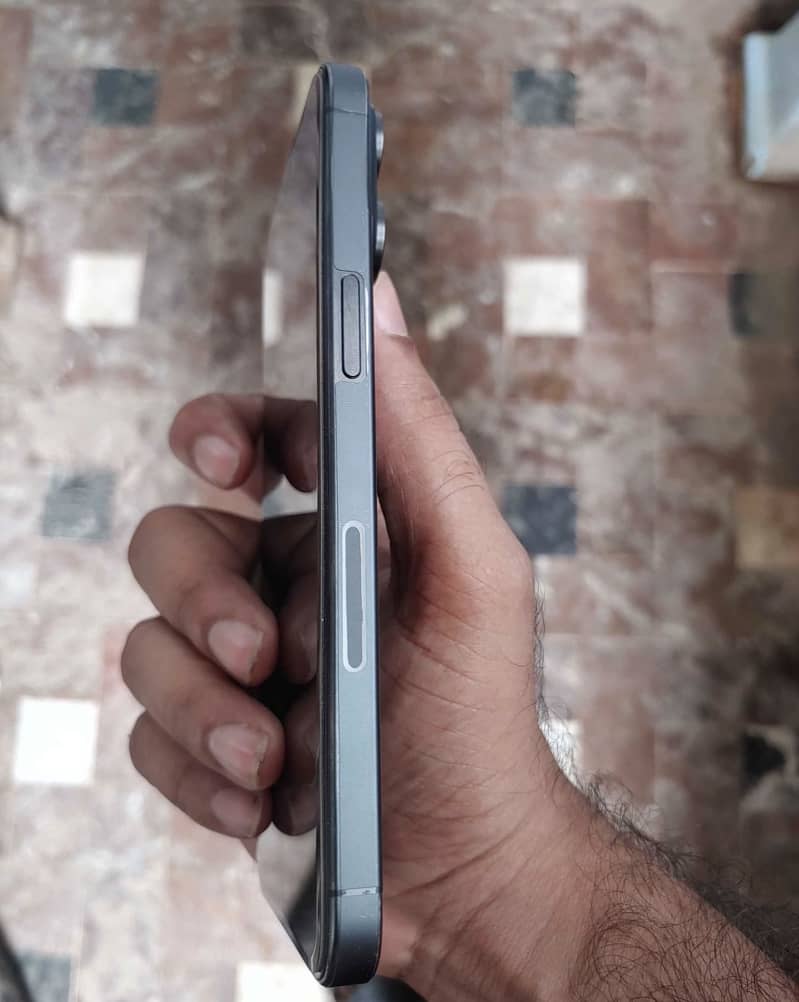 Apple iPhone 15 Pro Max 3