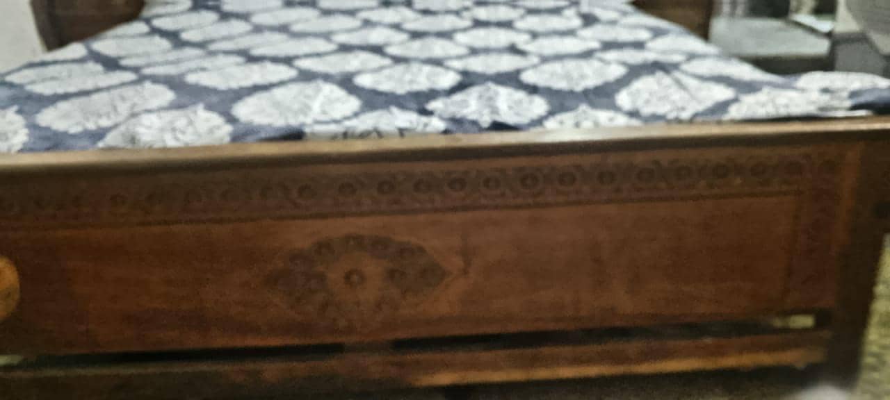 bed and dresing table 2