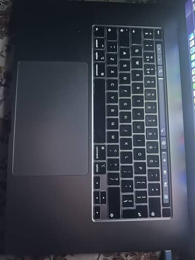 MacBook Pro 2019,i7 16 gb ram and 512 with 4GB Dedicated Graphic Card