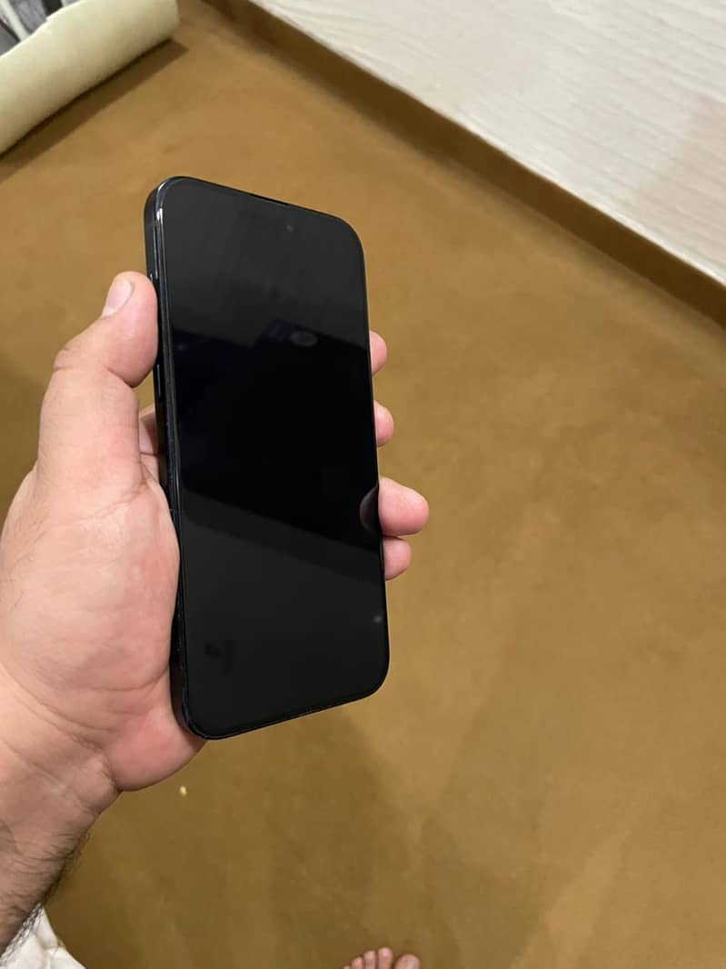 Apple iPhone 15 plus 3