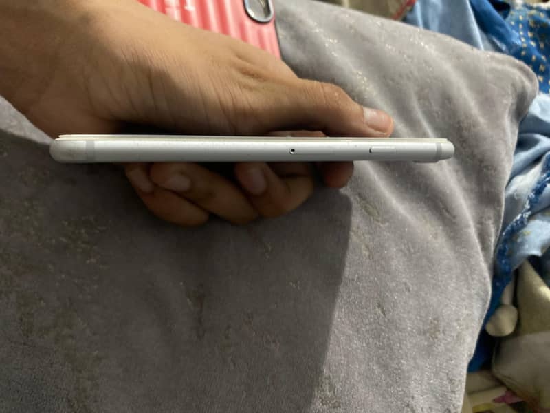 Apple iPhone 7 1