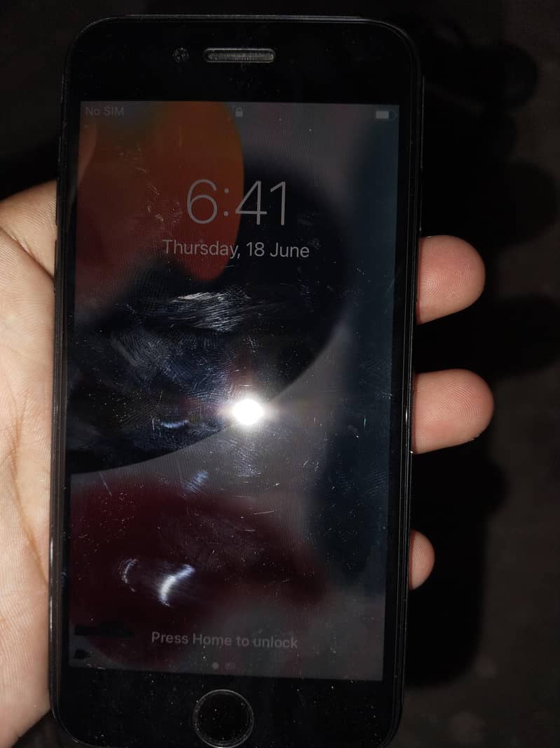Apple iPhone 7 1