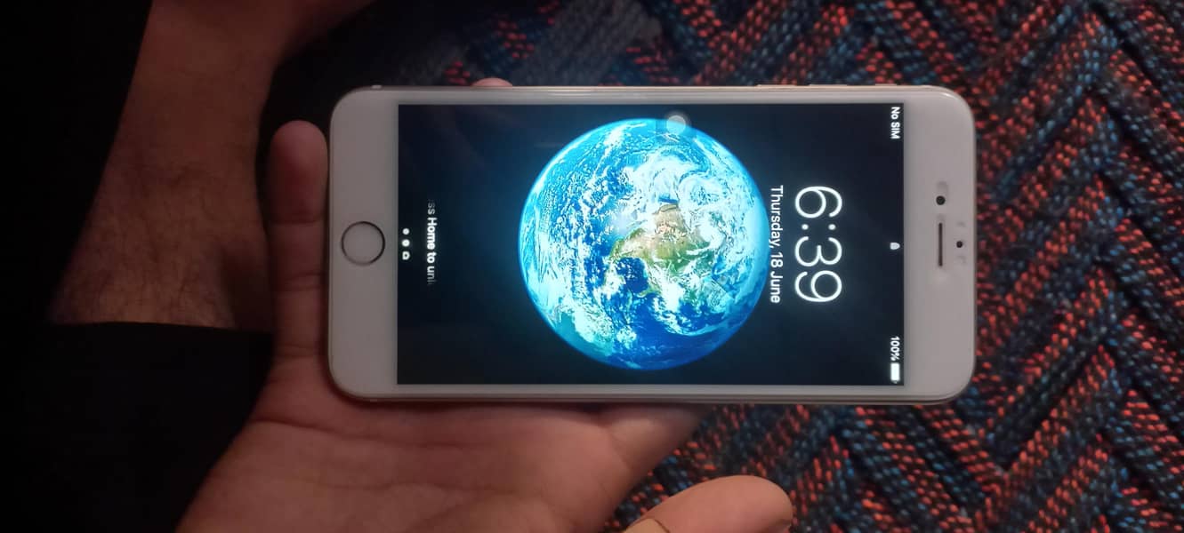 Apple iPhone 6 Plus 1