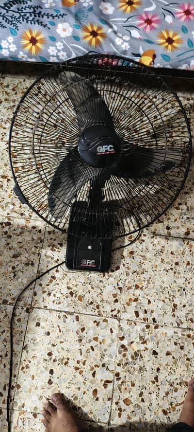 brakit fan black color