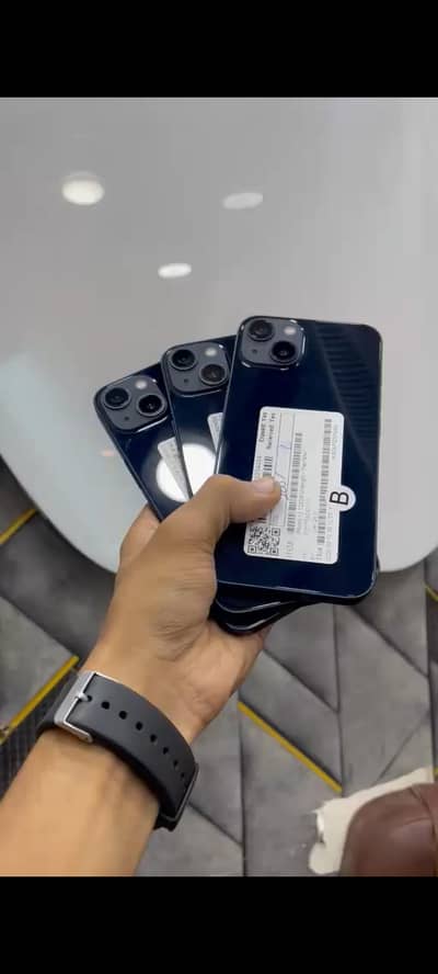 Apple iPhone 13