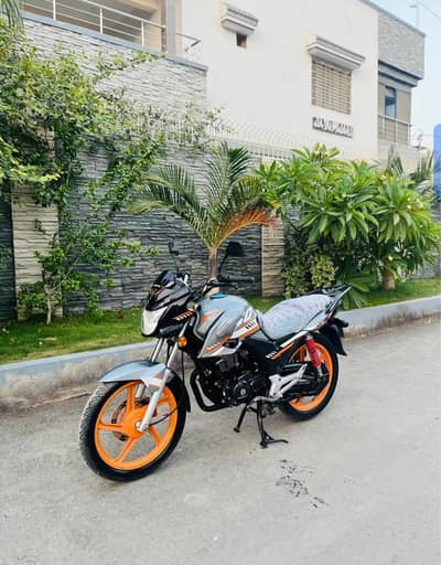 Honda CB150F 2022 (Silver Color) - Mint Condition - Low Mileage