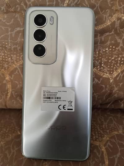 OPPO Reno12