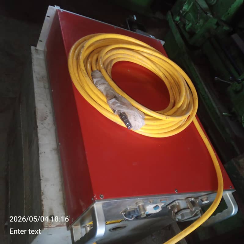 laser source 4