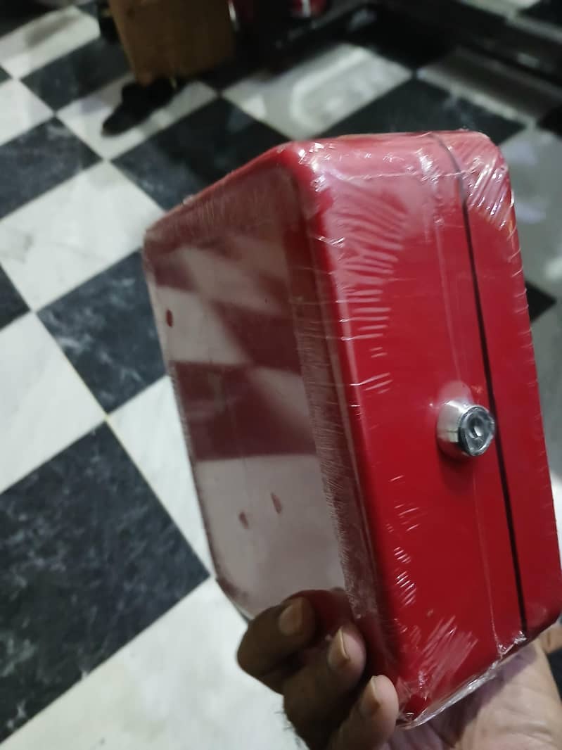 locker box 3