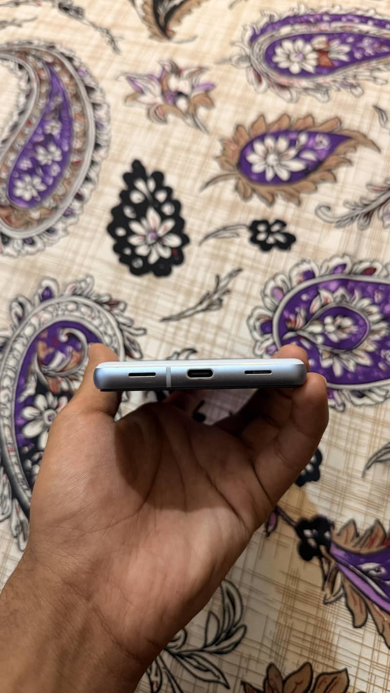 Google Pixel 7a 3