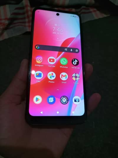 Motorala phone for sale 100% ok please whatsapp 03102531550