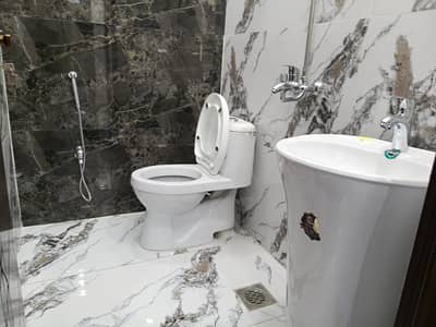 2.5 Marla House For Rent Triple storey Gas Available