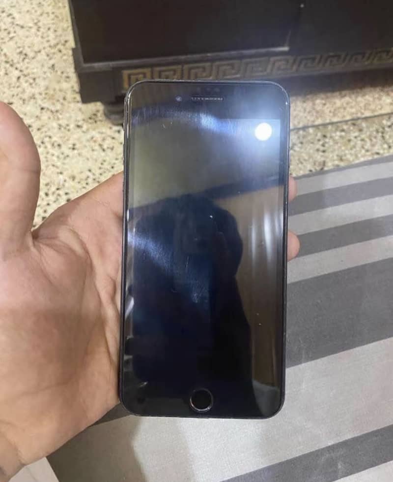 Apple iPhone 7 Plus 1