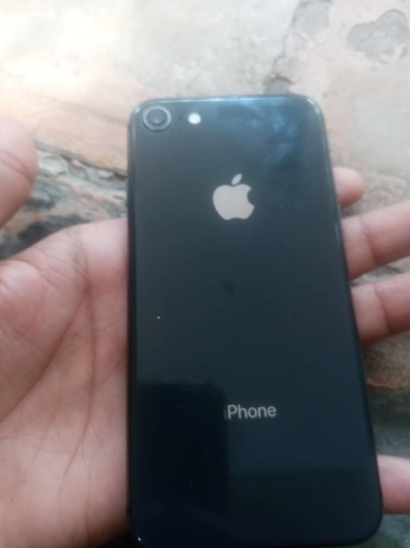 Apple iPhone 8 1