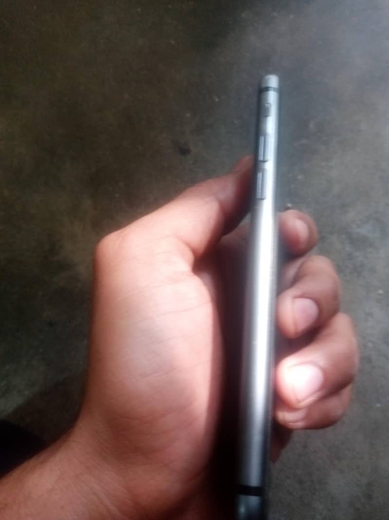 Apple iPhone 8 5