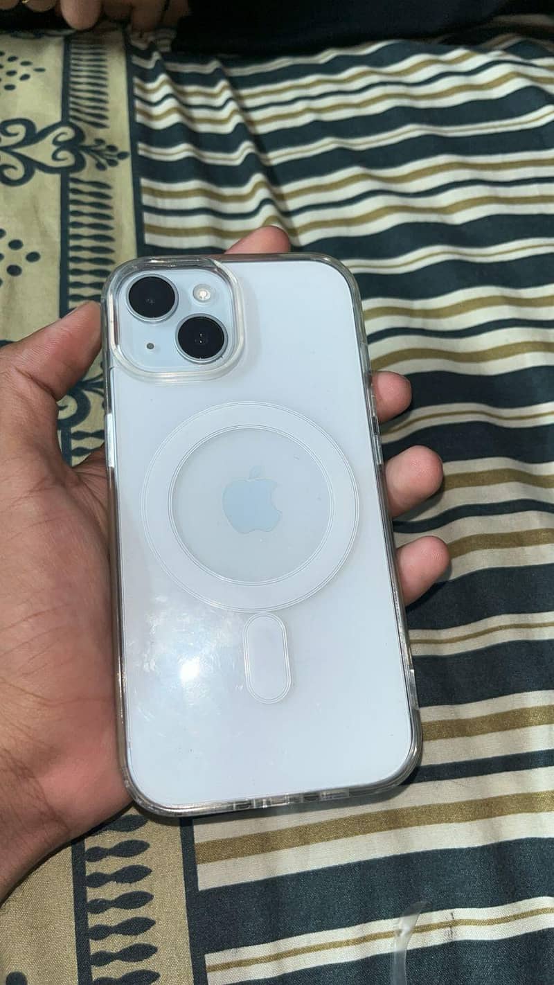 Apple iPhone 15 4