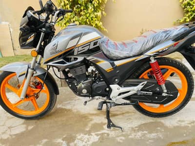 Honda CB150F 2022 (Silver Color) - Mint Condition - Home Used