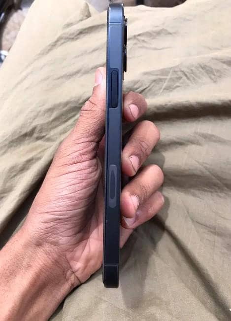 Apple iPhone 12 2