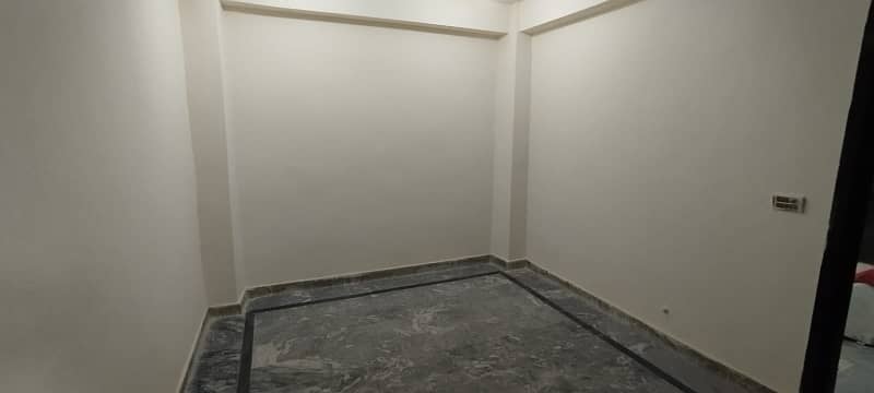 Studio flat for rent 3