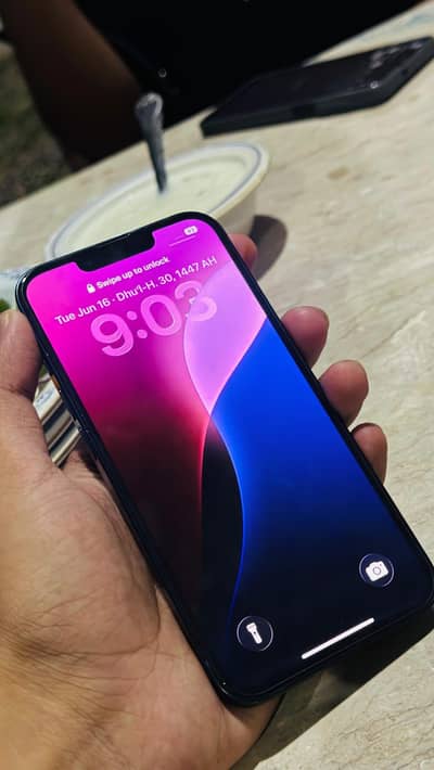 Apple iPhone 13