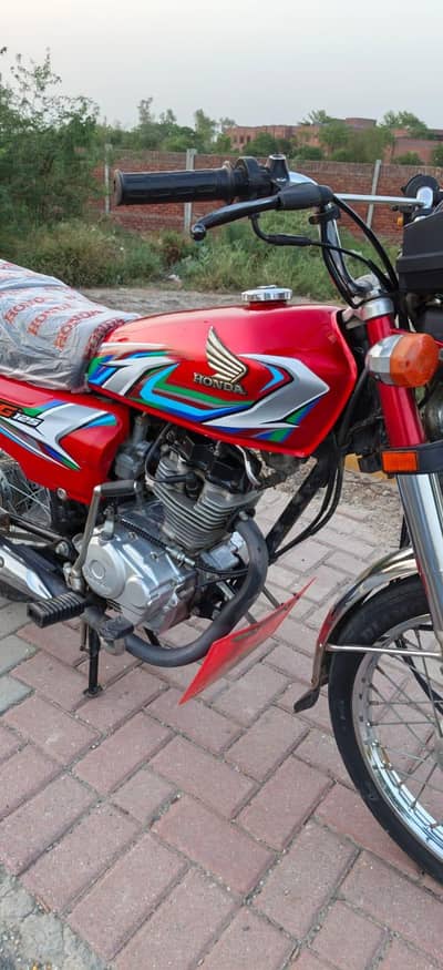 Honda 125 23 model fresh condition 03396464638 APL latter kata hau