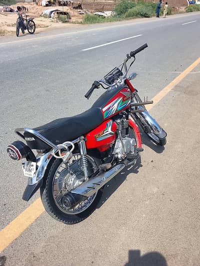 used bike 2023 model all Punjab number back tire normal moky per kami