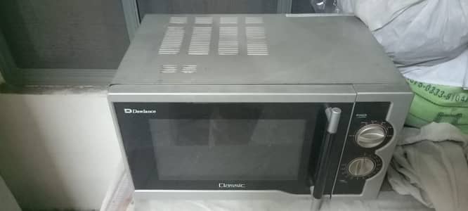 Dawlance Microwave Oven DW-370 – 26 Liters Heavy Duty Model