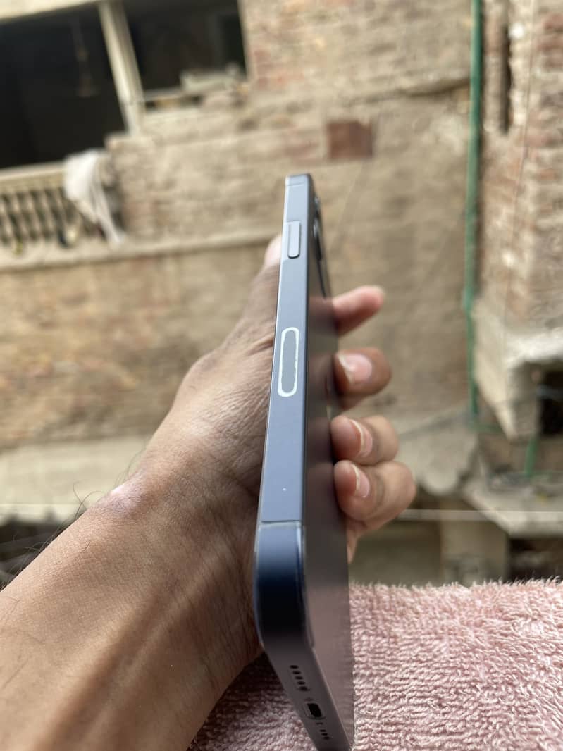 Apple iPhone 12 5