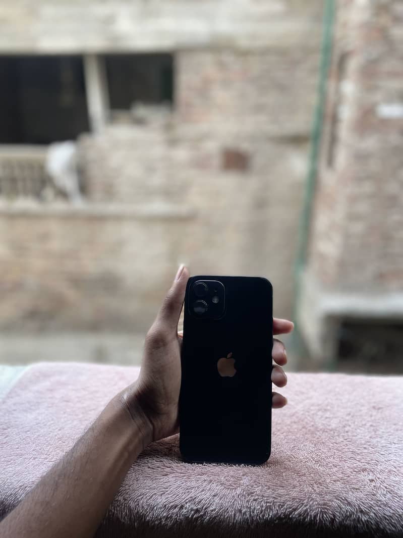 Apple iPhone 12 6