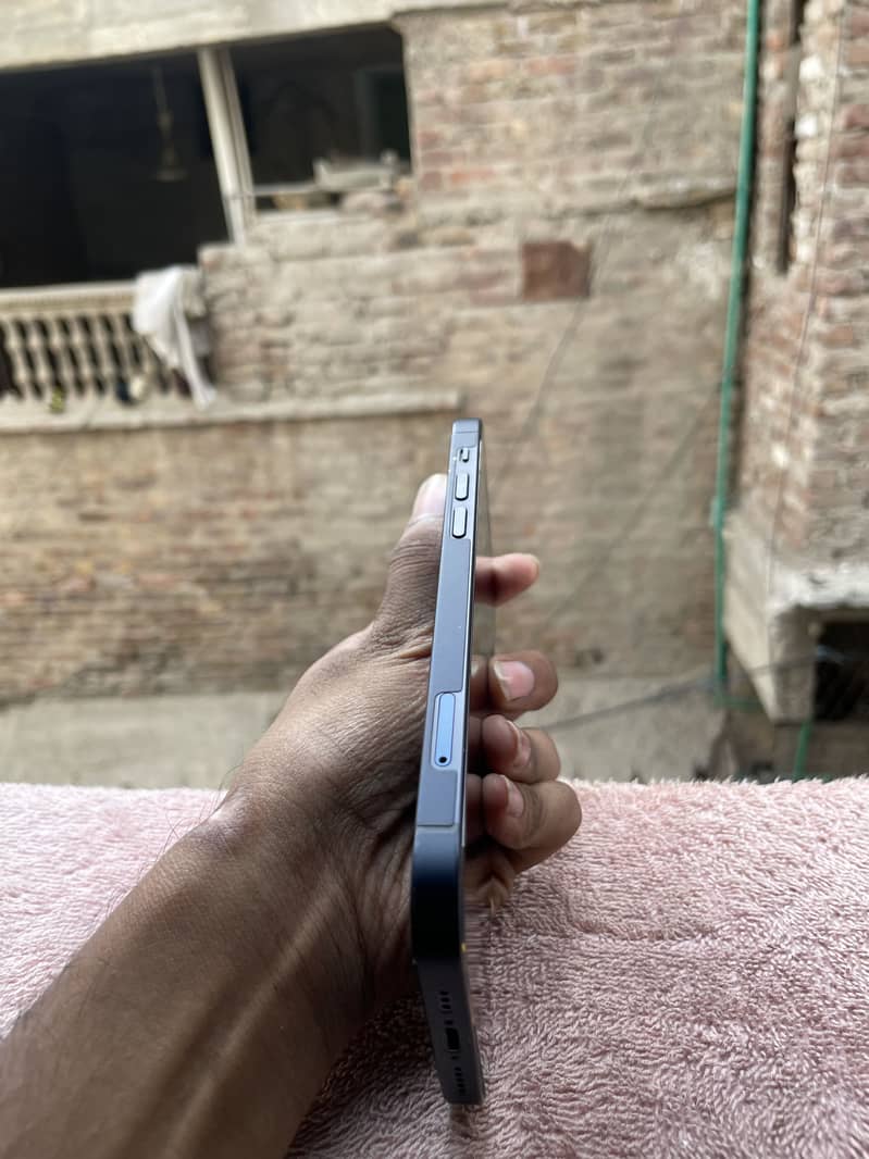 Apple iPhone 12 7