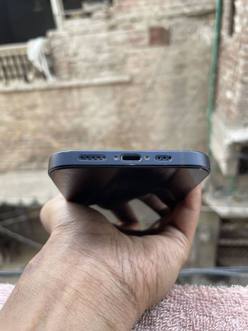 Apple iPhone 12 9