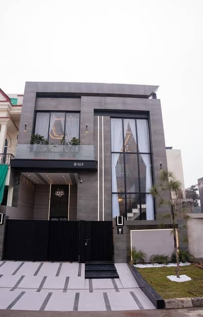 Stylish 5 Marla Family Home for Sale