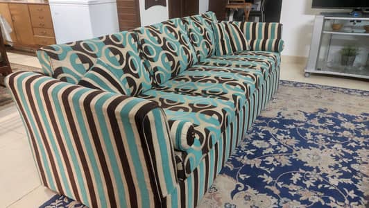 Spacious 3-Seater Lounge Sofa with Pillows & Bolsters