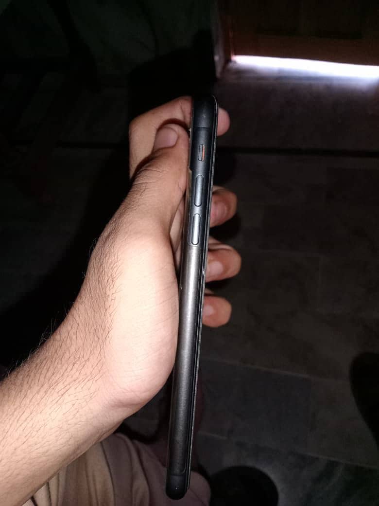 Apple iPhone 11 2
