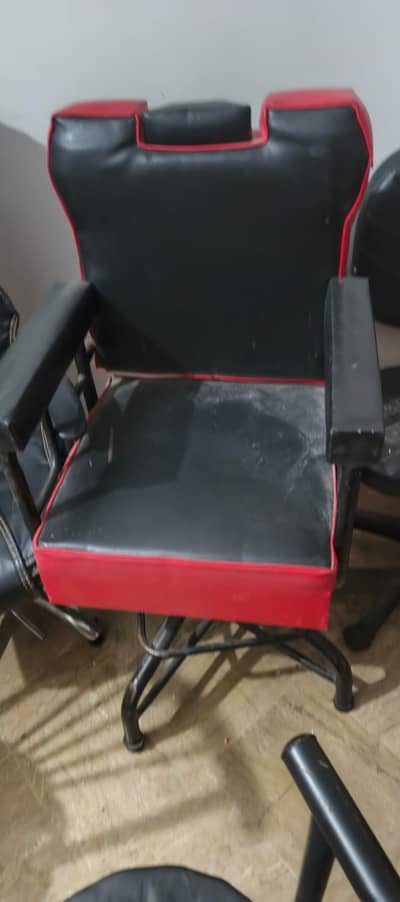 2 SALOn Chairs Available – Excellent Condition