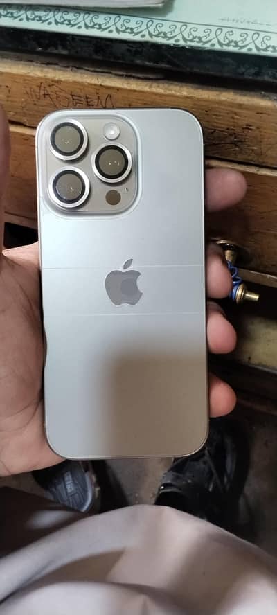 Apple iPhone 16 Pro