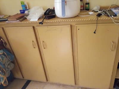 A cabinet for sale in urgent