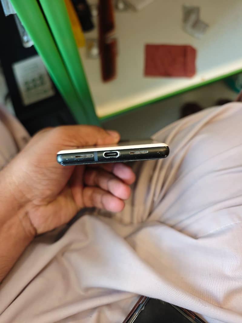 Google Pixel 6 4