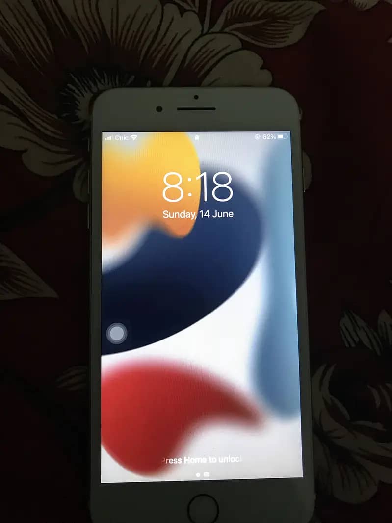 Apple iPhone 7 Plus 0
