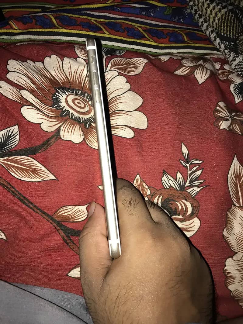 Apple iPhone 7 Plus 3